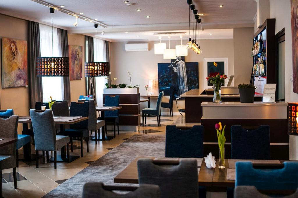 Hotel Komes Skarżysko-Kamienna Esterno foto